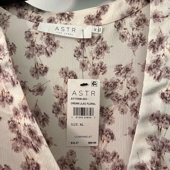 ASTR The Label Floral Blouse - Picture 3 of 10